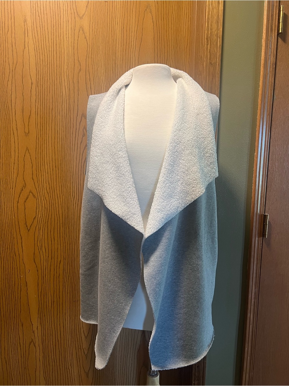 Paper Crane Two-Tone Gray and White Open-Front Sweater Vest